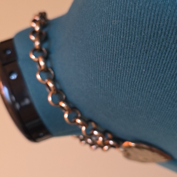 Chunky Heavy Gold Heart Pendant Fashion Necklace - Picture 4 of 7